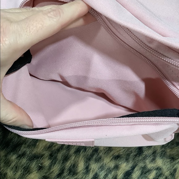 NWT PINK BY VICTORIA’S SECRET WAIST PACK - Picture 5 of 10
